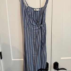 Hollister Size Medium Midi Dress